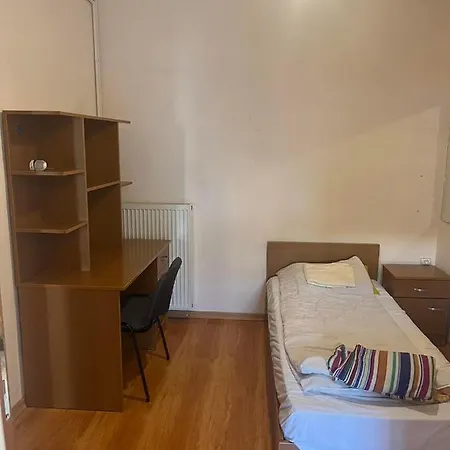 Two Bedroom In Historical Area Daire